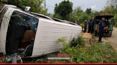 রাঙামাটিতে ইউপিডিএফ গণতান্ত্রিক এর নেতাকর্মীদের গাড়িতে হামলা