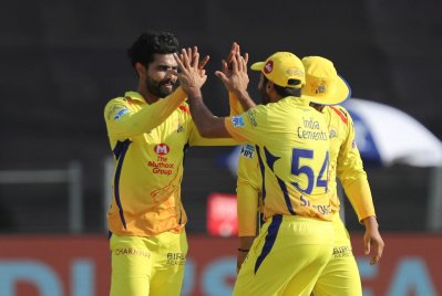 বেঙ্গালুরুকে দাঁড়াতেই দেননি জাদেজা