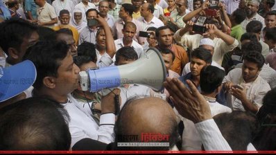 গাজীপুরে নির্বাচন: পশ্চিমে হাসান, পূর্বে জাহাঙ্গীর আলমের গণসংযোগ