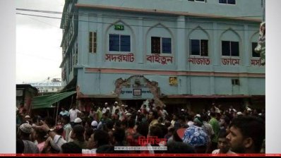 সদরঘাটে মসজিদ উচ্ছেদ নিয়ে উত্তেজনা