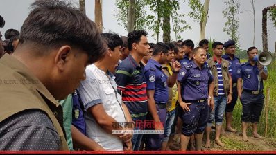 বগুড়ায় চার জনের লাশ উদ্ধার করে পুলিশ