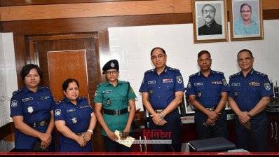 মানবিক কাজের স্বীকৃতি পেলেন এসআই শবনম