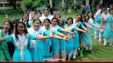 পাস হওয়া ছাত্রীদের উল্লাস (ছবি- প্রতিনিধি)