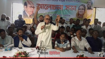 বক্তব্য রাখছেন খাদ্যমন্ত্রী কামরুল ইসলাম (ছবি- প্রতিনিধি)