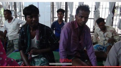 হামলার পর হাসপাতালে চিকিৎসাধীন