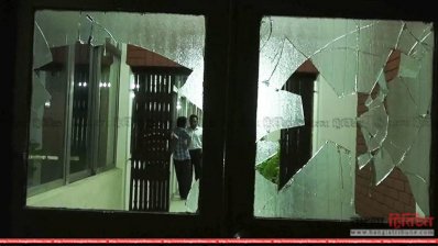 অফিস কক্ষে ভাঙচুর