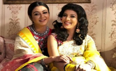 শুটিংয়ে জয়া-মৌ। ছবি: বিশ্বরঙ