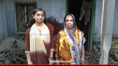 দাদির সঙ্গে মেঘলা