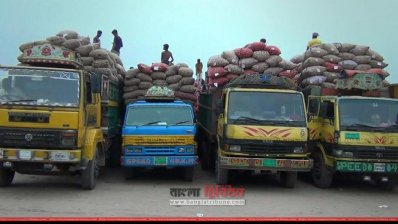 হিলিতে বেড়েছে পেঁয়াজ আমদানি