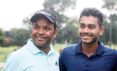 গলফার সিদ্দিকুর রহমানের সঙ্গে মেহেদী হাসান মিরাজ