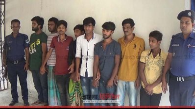 পুলিশের বিশেষ অভিযানে আটককৃতরা