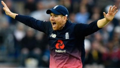 মরগান বাদ, বিশ্ব একাদশের নেতৃত্বে আফ্রিদি