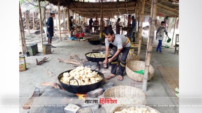 দশ হাজার লোকের জন্য তৈরি হচ্ছে ইফতার