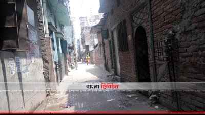 কামরাঙ্গীরচরের গলিতে দিনের বেলা সুনসান নীরবতা, এখানেই রাতভর চলে পলিথিনের কল