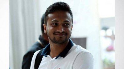 সিরিজ জয়ের লক্ষ্যে দেশ ছাড়লেন সাকিব