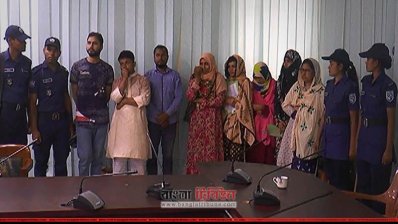 নিয়োগ পরীক্ষায় অসদুপায় অবলম্বনের দায়ে আটক ব্যক্তিরা