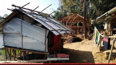 কোনোরকমে তৈরি করা মাথা গোঁজার ঠাই