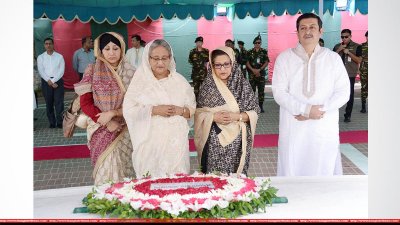 টুঙ্গিপাড়ায় বঙ্গবন্ধুর কবরে শ্রদ্ধা জানান প্রধানমন্ত্রী (ছবি: ফোকাস বাংলা)