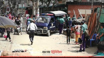 মোহাম্মদপুরে পুলিশের মাদকবিরোধী অভিযান