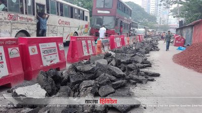 সড়কের একপাশ বন্ধ, অন্যপাশে তীব্র যানজট