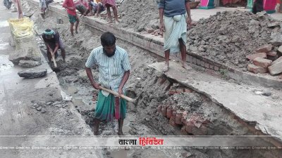 চলছে খোঁড়াখুঁড়ি, কবে শেষ হবে, কেউ জানে না