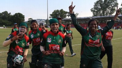 শিরোপার লক্ষ্যে ভারতের সামনে বাংলাদেশের মেয়েরা