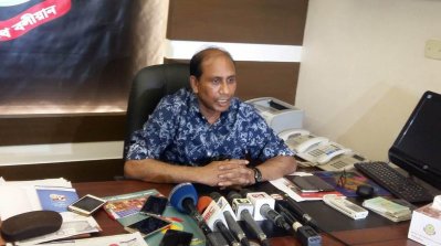ব্রিফ করছেন মনিরুল ইসলাম