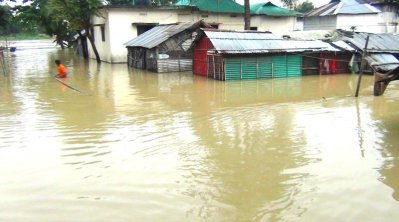 মৌলভীবাজারে বন্যায় প্লাবিত বাড়ি ঘর