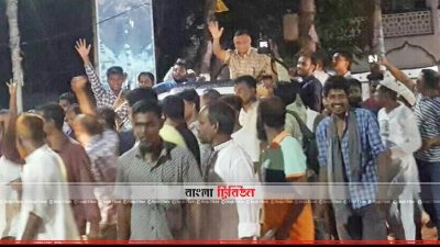 নেতাকর্মীদের উদ্দেশে কথা বলছেন আরিফুল হক চৌধুরী (ছবি- প্রতিনিধি)