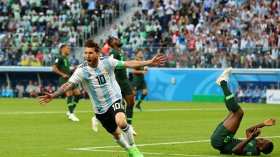 ছায়া থেকে বেরিয়ে এলেন মেসি, করলেন দারুণ গোল