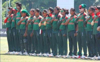 শেষ ম্যাচে লড়াই করে হার মেয়েদের