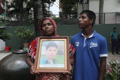 হোলি আর্টিজানে শাওনের মা ও ছোটভাই আব্দুল্লাহ