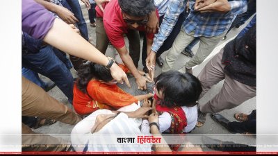 আন্দোলনকারীদের ওপর হামলা