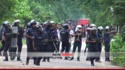 পরিস্থিতি নিয়ন্ত্রণে পুলিশ মোতায়েন