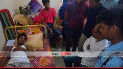 হাসপাতালে তরিকুলকে দেখতে যান মেয়রপ্রার্থী মুরাদ মোর্শেদ