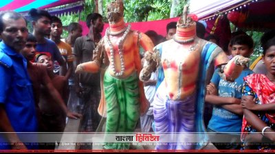 ভাঙচুর করা প্রতিমা