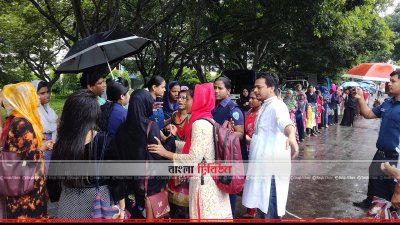 চবিতে কোটা সংস্কার আন্দোলনের নেতাকর্মীদের মানববন্ধন
