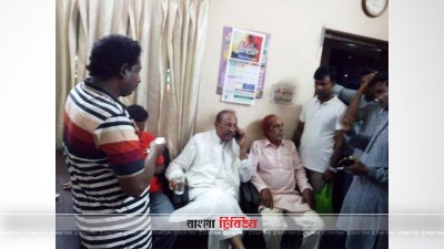 নাটোর প্রেসক্লাবে সংবাদ সম্মেলনের আগ মুহূর্তে আহাদ আলী সরকার