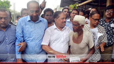 গণসংযোগ চালাচ্ছেন মজিবর রহমান সরোয়ার