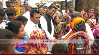 প্রচারণায় সেরনিয়াবাত সাদিক আব্দুল্লাহ (ছবি- প্রতিনিধি)