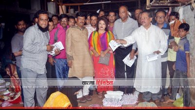 প্রচারণায় মজিবর রহমান সরওয়ার (ছবি- প্রতিনিধি)