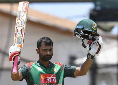 ওপেনার তামিম ইকবালের সেঞ্চুরি উদযাপন।