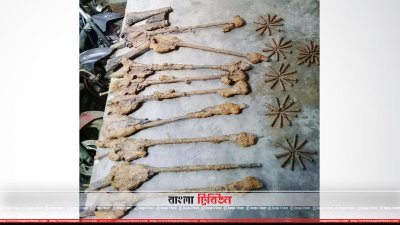 উদ্ধার করা অস্ত্র ও গুলি