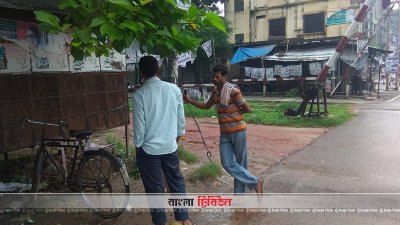 নির্বাচন নিয়ে চায়ের দোকানে আড্ডা