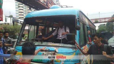 শিক্ষার্থীরাই পরীক্ষা করলো গাড়ির কাগজপত্র