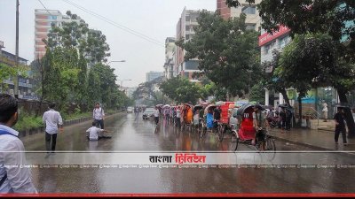 রিকশাও চলে লাইন ধরে