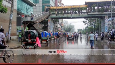 রিকশাও চলে লাইন ধরে