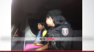 র&zwnj;্যাবের হাতে গ্রেফতার কাজী নওশাবা আহমেদ