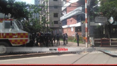সতর্ক অবস্থানে পুলিশ