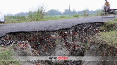 যে কারণে বেহাল দশা পাবনার বাঁধেরহাট-খয়েরচাঁদ সড়কের